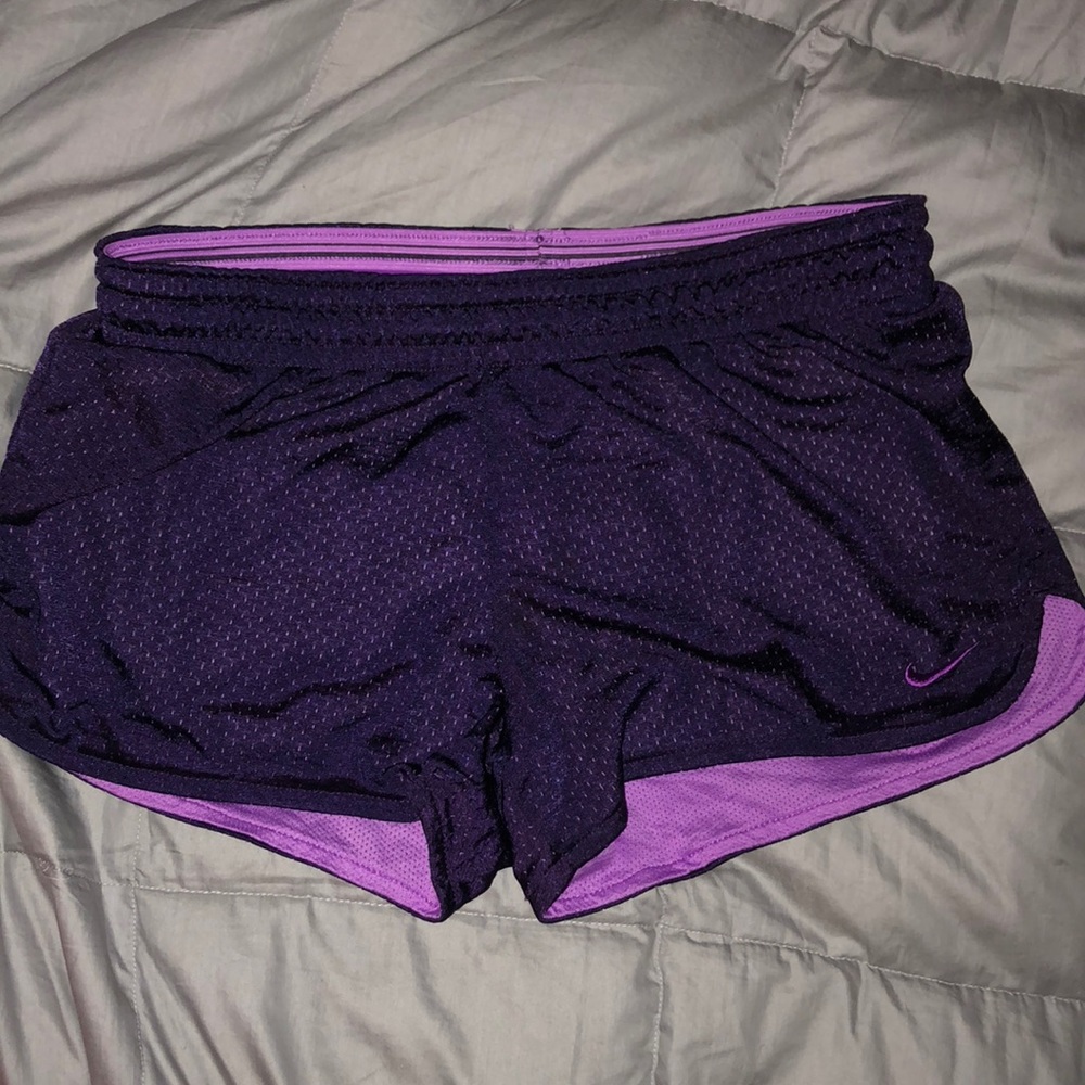 Nike shorts size small